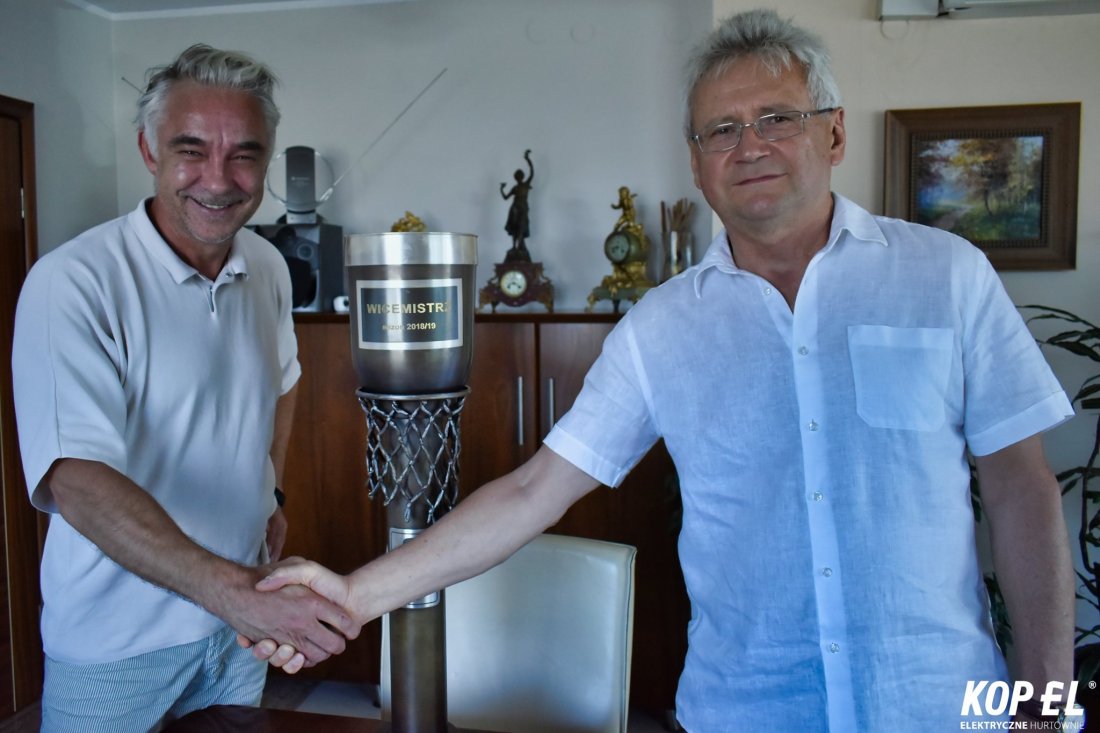 Kopel sponsoruje Twarde Pierniki!