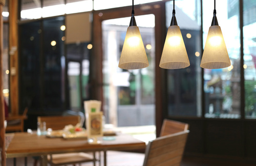 Trendy w oświetleniu produktów w branży FMCG Trendy w oświetleniu produktów w branży FMCG